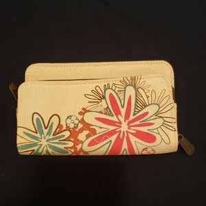Thirty-one Free To Be Soft Wallet in Natural